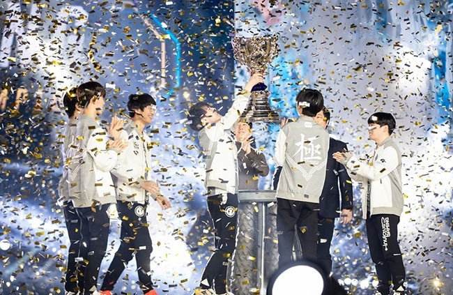 全华班LPL惨败，Light创8766经济差刷新纪录-开运电竞